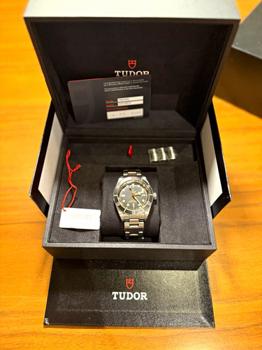 Tudor black bay fifty - tudor,