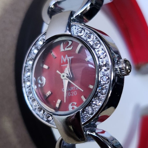 1620 vintage quartz - quartz, red