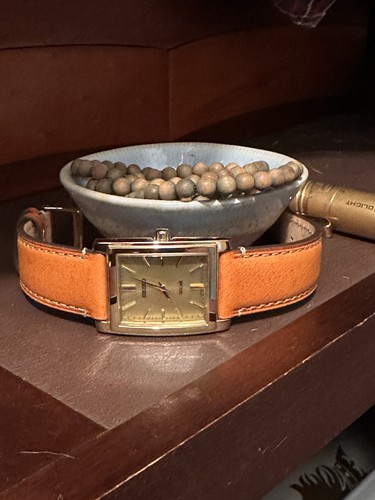 Seiko solar rectangular gold - rectangular,